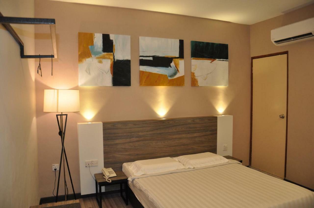 Frazel Inn Hotel Parit Buntar Buitenkant foto