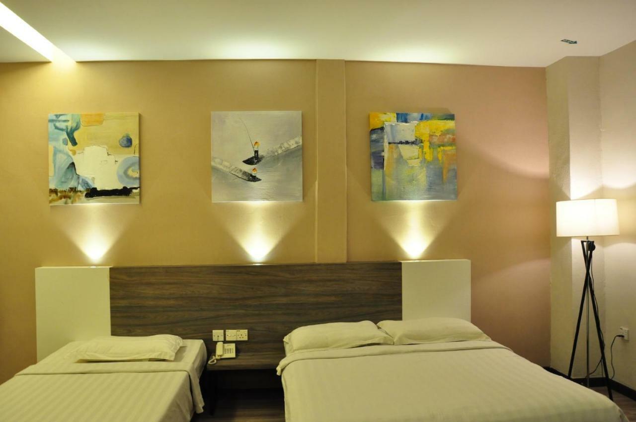 Frazel Inn Hotel Parit Buntar Buitenkant foto