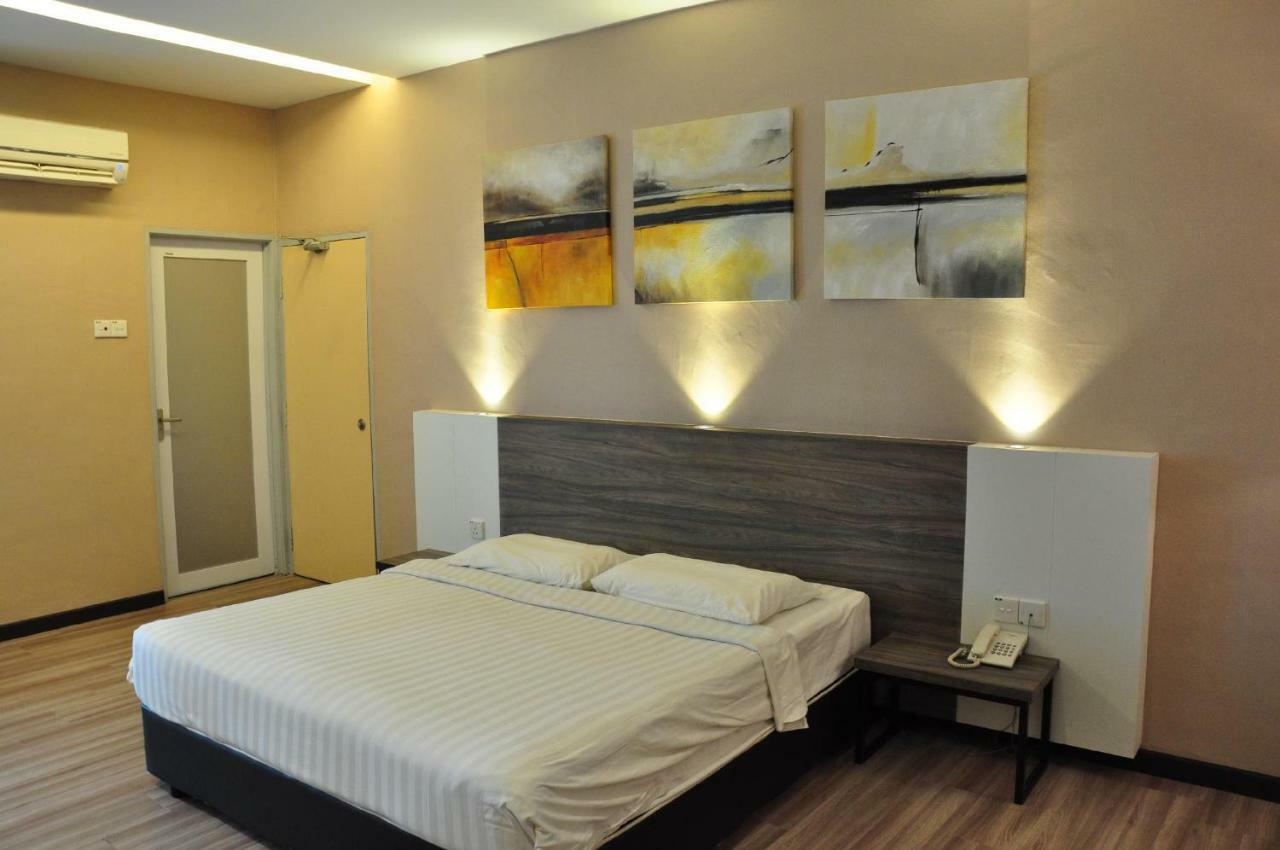 Frazel Inn Hotel Parit Buntar Buitenkant foto