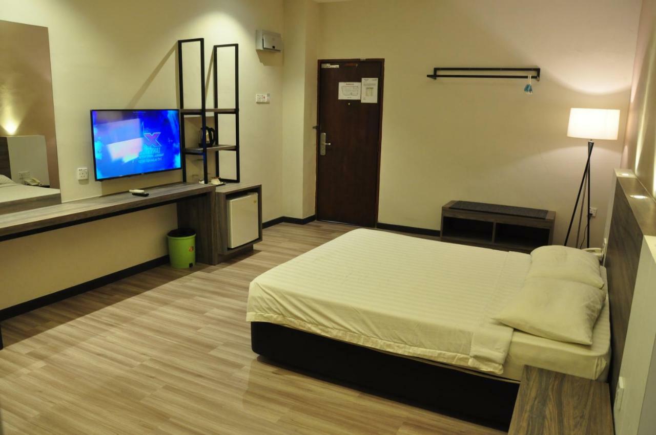 Frazel Inn Hotel Parit Buntar Buitenkant foto