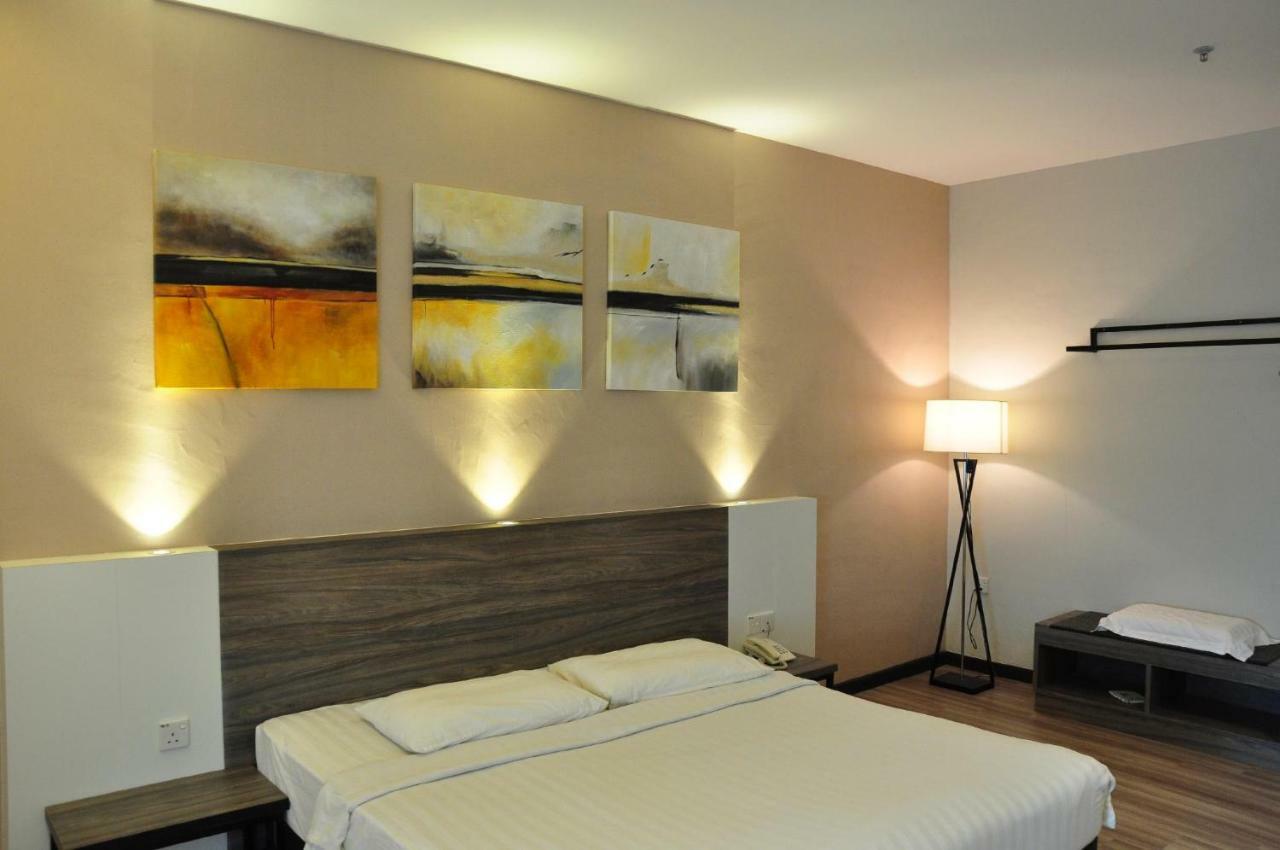 Frazel Inn Hotel Parit Buntar Buitenkant foto