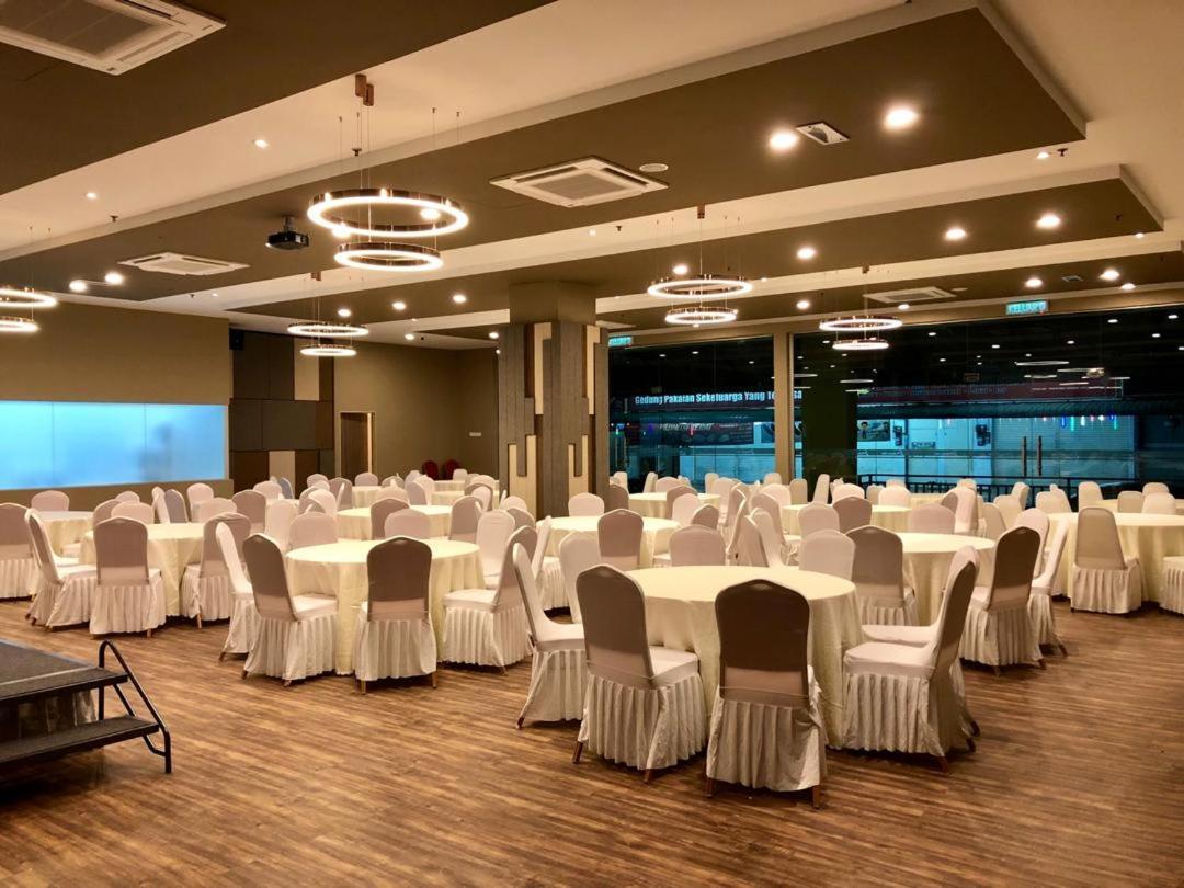Frazel Inn Hotel Parit Buntar Buitenkant foto