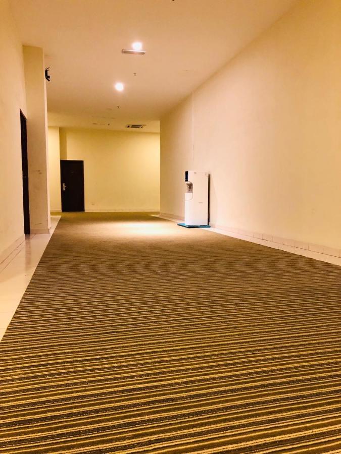 Frazel Inn Hotel Parit Buntar Buitenkant foto